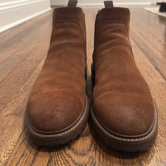 Johnston & Murphy Barrett Chelsea Boot, Tan Oiled Suede, Size 11 - Picture 4 of 7